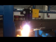 Máquina de corte de puertas de postes ligeros CNC