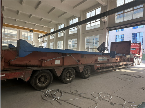 Latest company news about El freno en tándem 2-WE67K-650/6000 de la prensa hidráulica del CNC será nave capitán Ltd. la India