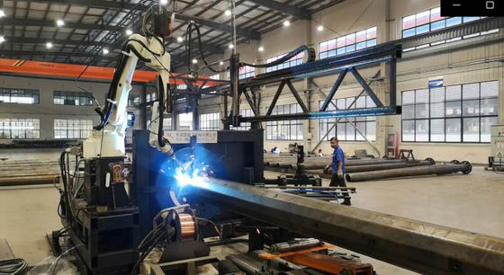 Buen precio Máquina de soldadura de placas de base robótica / máquina de corte de marcos de puertas CNC en línea