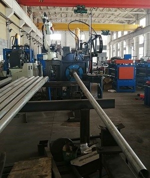 Good price Máquina de soldadura robótica Máquina de corte de marcos de puertas CNC para postes de luz en línea