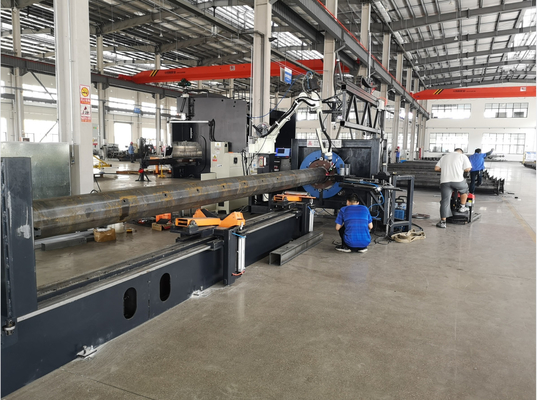 Máquina de soldadura robótica Máquina de corte de marco de puerta CNC para mástil alto de poste ligero