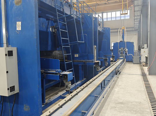 Freno de presión tándem de 650T / 6500mm para poste de luz y mástil alto