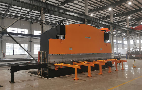 Fuerza de trabajo de 400 toneladas Máquina de frenado por prensado CNC
