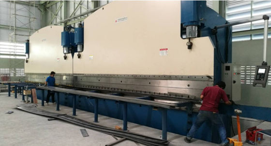 Buen precio 2-WE67K-400/7000 CNC Tandem Freno de Presión Hidráulico para hacer poste ligero, mástil alto en línea