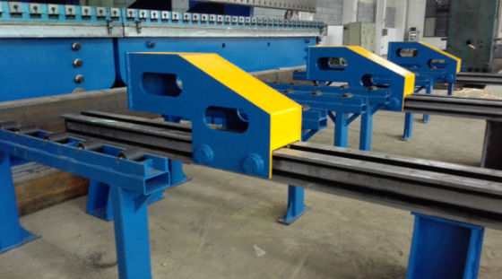 DELEM DA53T control 650Ton Máquina automática de frenos con prensas en tándem