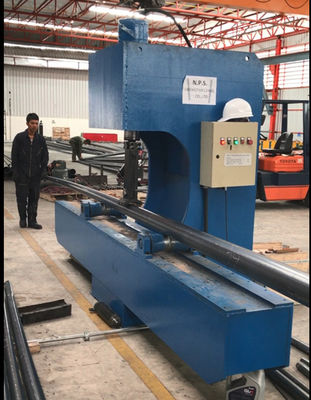 Máquina de rectificación para planta de producción de luces de mástil alto con una potencia máxima de 100 polos por hora