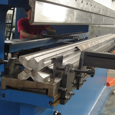 Máquina plegadora hidráulica en tándem CNC 2×320T con sistema de control DA53T