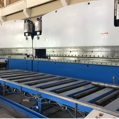 Freno de prensa hidráulico CNC Tandem con 320 toneladas de fuerza de trabajo y 6000 mm de longitud de la mesa con sistema CNC DELEM DA53T