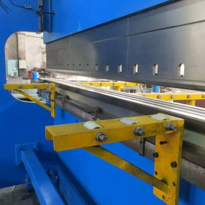 Dobladora del acoplamiento doble del CNC para poste de luz de calle octogonal afilado el 14m