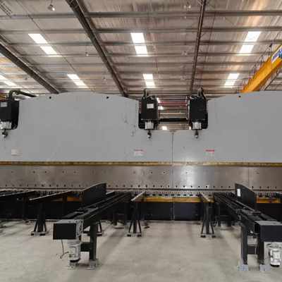 Prensa plegadora en tándem CNC de alta resistencia de 2 × 650 toneladas y 7 m para producción de postes de luz octogonales y cónicos largos