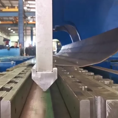 Prensa plegadora en tándem CNC de alta resistencia de 2 × 650 toneladas y 7 m para producción de postes de luz octogonales y cónicos largos