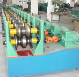 Buen precio 2 ondas y 3 ondas los 8m/rollo mínimo del carril de guardia que forma la máquina en línea