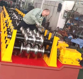 Rollo de la barandilla de la carretera de dos ondas y de tres ondas que forma la máquina