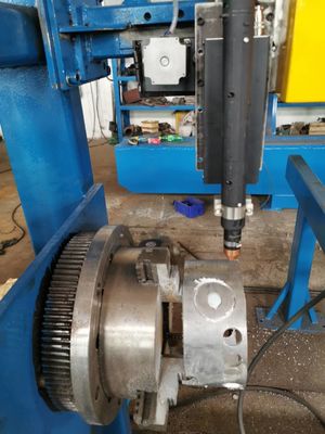 Máquina de corte de puertas de aluminio octogonal y cónica de postes ligeros