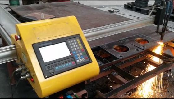Cortadora portátil de llama del CNC, máquina de poste ligero para cortar el embase ligero de poste
