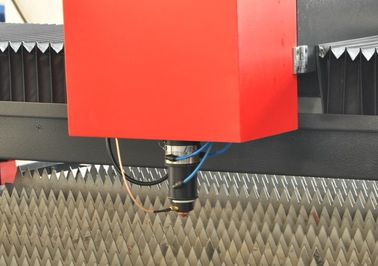 cortadora del laser del CNC YAG de la alta precisión 500W 1500 x 3000 para la chapa