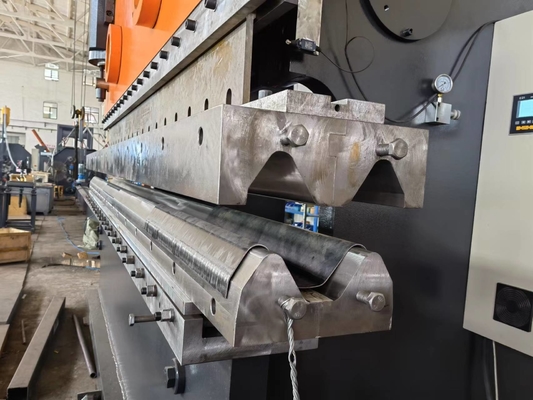 Buen precio Máquina de frenado por prensado CNC para la fabricación de barandillas en línea
