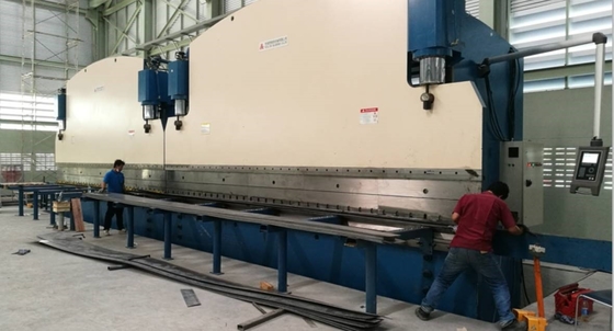Buen precio Máquina de flexión de postes de luz, postes de mástil alto 2-WE67K-400/6000 en línea